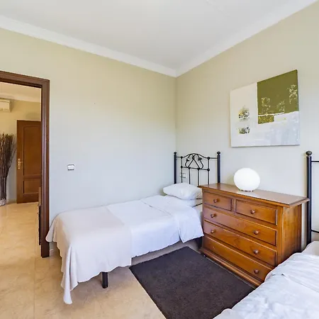 Cubo's Lucys Place 2 Bedrooms *
